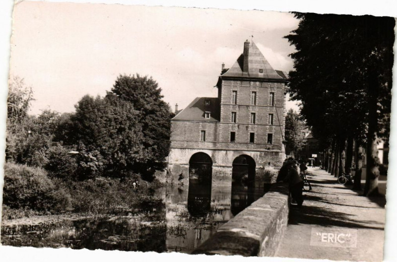 Carte postale ancienne Charleville - Le Vieux Moulin