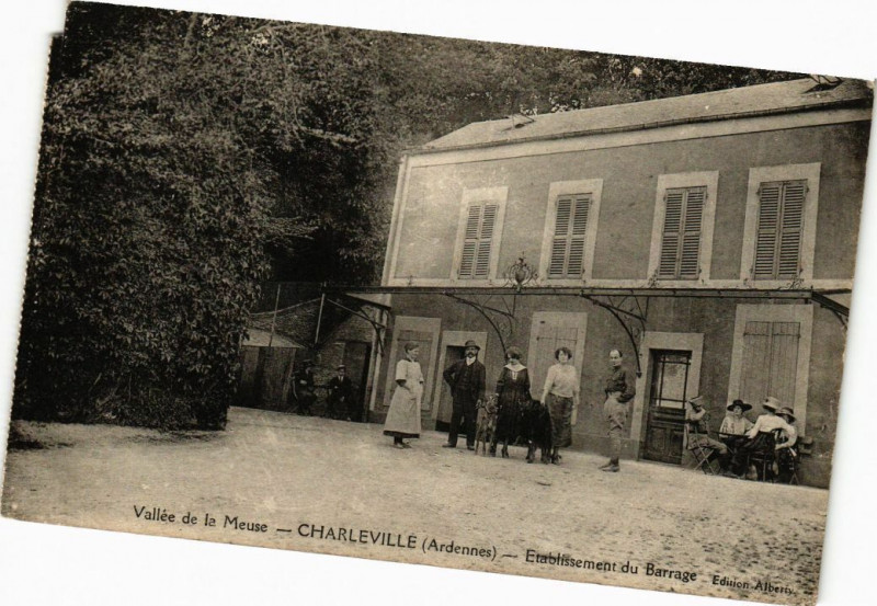 Carte postale ancienne Vallée dela Meuse - Charleville - Etablissement du Barrage