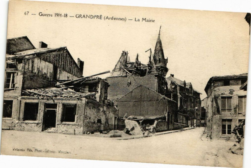 Carte postale ancienne Guerre 1914-18 - Grandpre (Anciennes) - La Mairie à Grandpré