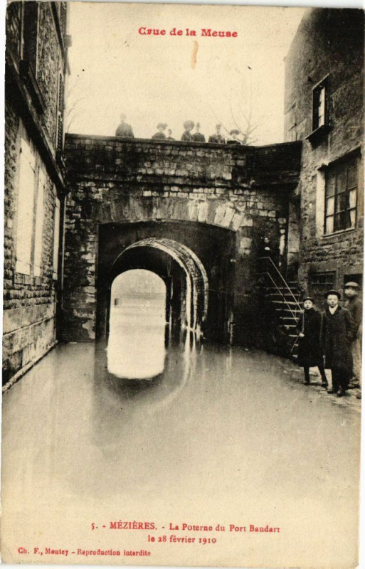 Carte postale ancienne Crue de la Meuse - Miziéres - La Poterne du Port Bandarr le 28 ..