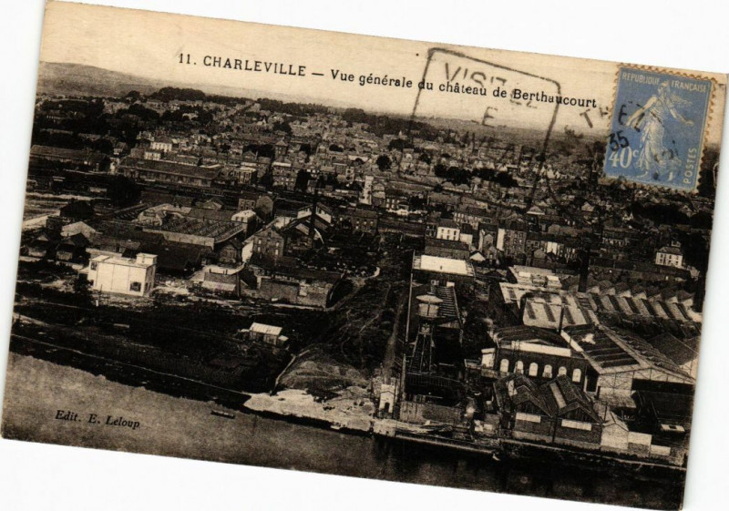 Carte postale ancienne Charleville Vue générale du Chateau de Berthaucourt