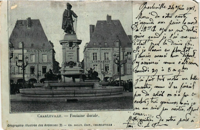 Carte postale ancienne Charleville - Fontaine ducale