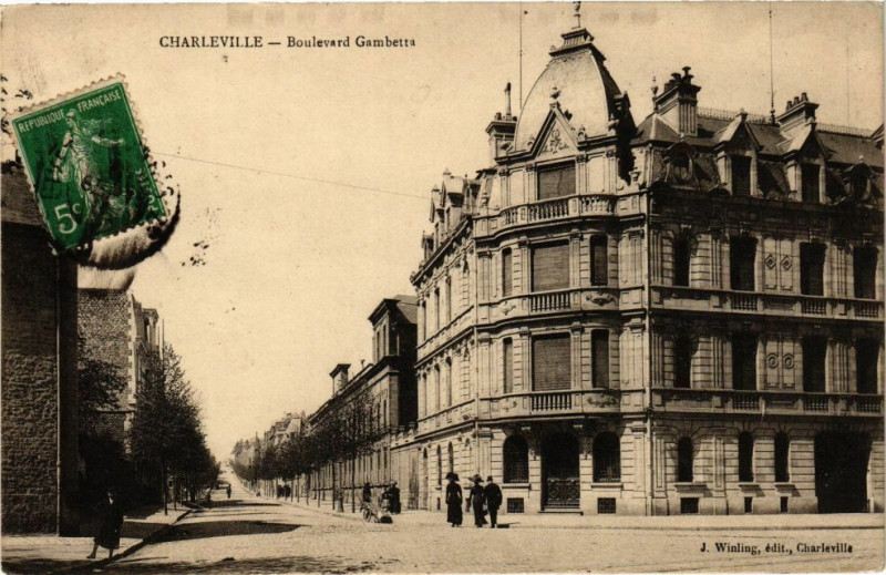 Carte postale ancienne Charleville - Boulevard Gambetta