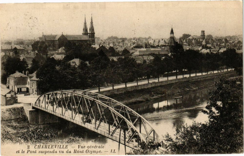 Carte postale ancienne Charleville - Vue générale et le Pont suspendu vu du Mont Olympe