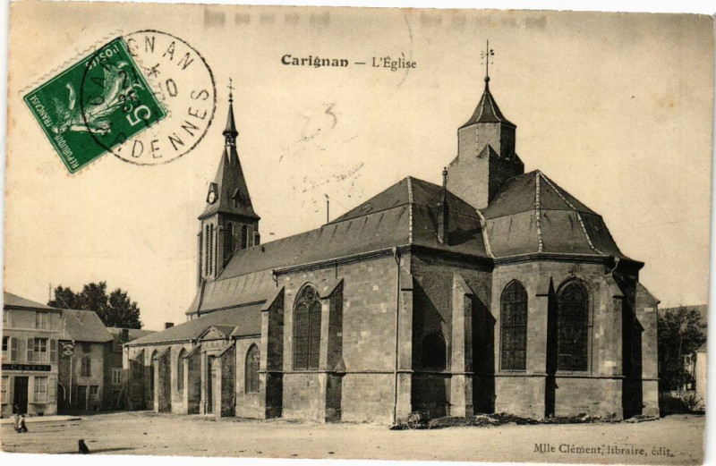 Carte postale ancienne Carignan - L'Eglise à Carignan