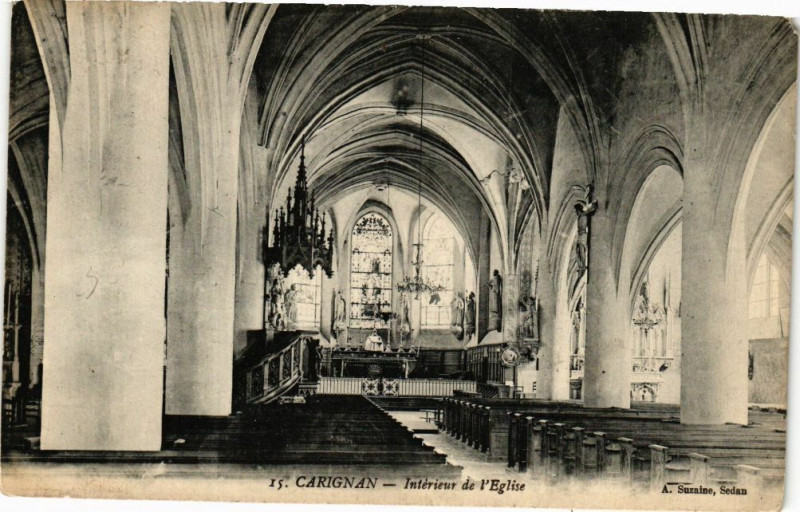 Carte postale ancienne Carignan - Intérieur de l'Eglise à Carignan
