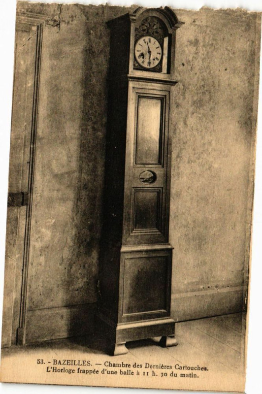 Carte postale ancienne Bazeilles - Chambre des Demiéres Cartouches. L'Horloge frappée... à Bazeilles