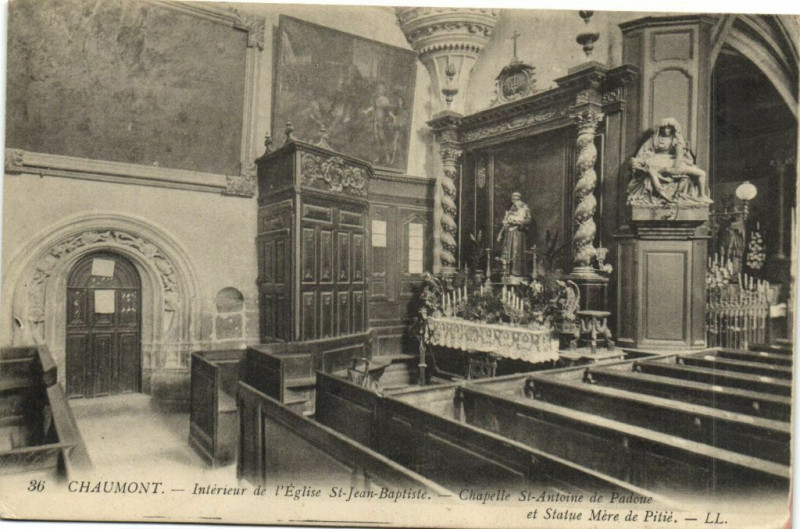 Carte postale ancienne Chaumont - Intérieur de l'Eglise Saint-Jean Baptiste
