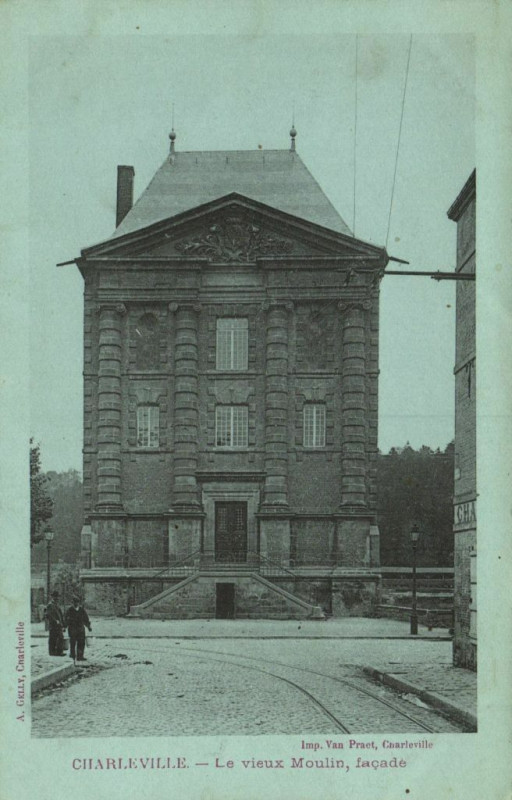 Carte postale ancienne Charleville - Le vieux Moulin facade
