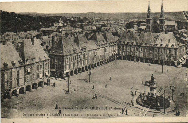 Carte postale ancienne Panorama de Charleville Doit son origine a Charles .. à Son