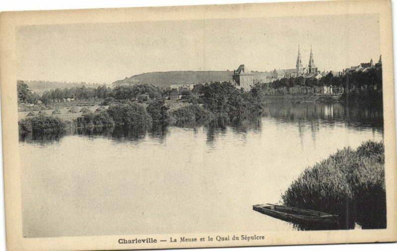 Carte postale ancienne Charleville - La Meuse et la Quai du Sépulcre