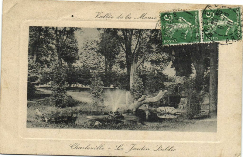Carte postale ancienne Charleville - Le Jardin Public