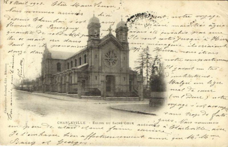 Carte postale ancienne Charleville - Eglise du Sacré-Coeur
