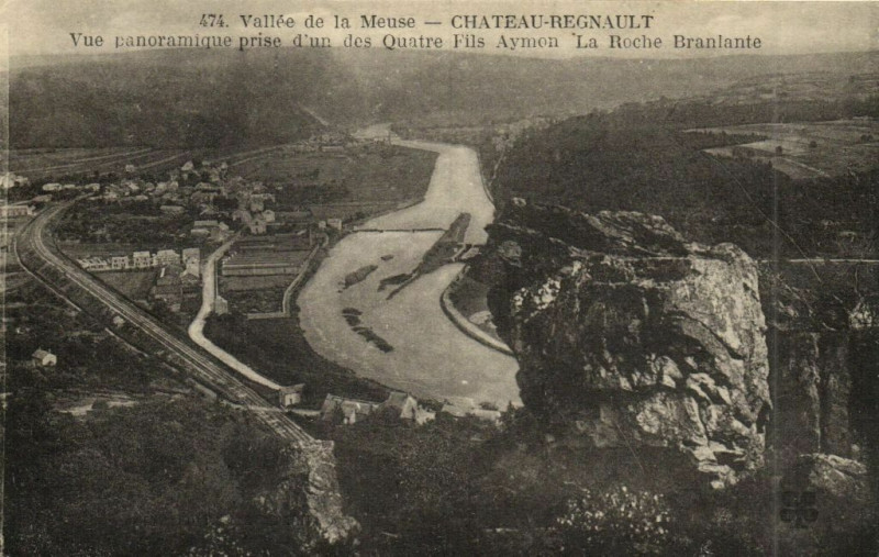 Carte postale ancienne Vallée de la Meuse Chateau-Regnault Vue panoramique prise d'un...