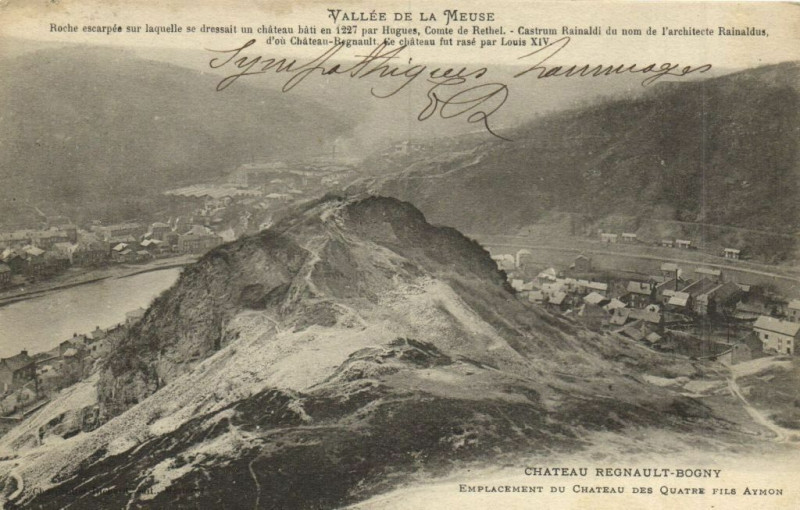 Carte postale ancienne Vallée de la Meuse Roche escargés sur laquelle se dressait un...