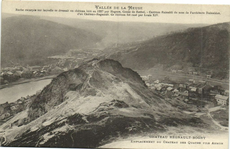 Carte postale ancienne Vallée de la Meuse Roche escarpés sur laquelle se dressait un