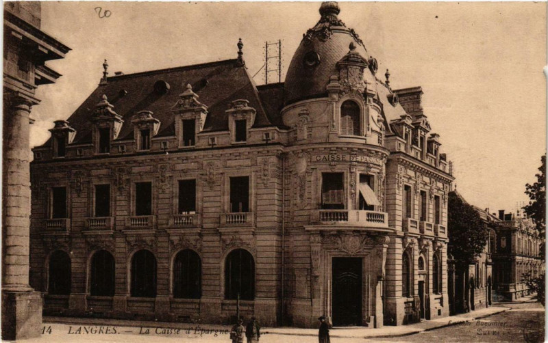 Carte postale ancienne Langres La Caisse d'Epargne à Langres
