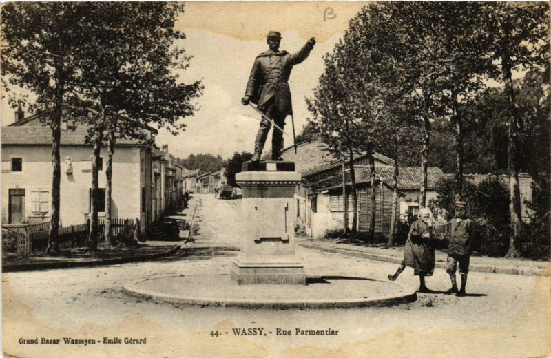Carte postale ancienne Wassy Rue Parmentier à Wassy