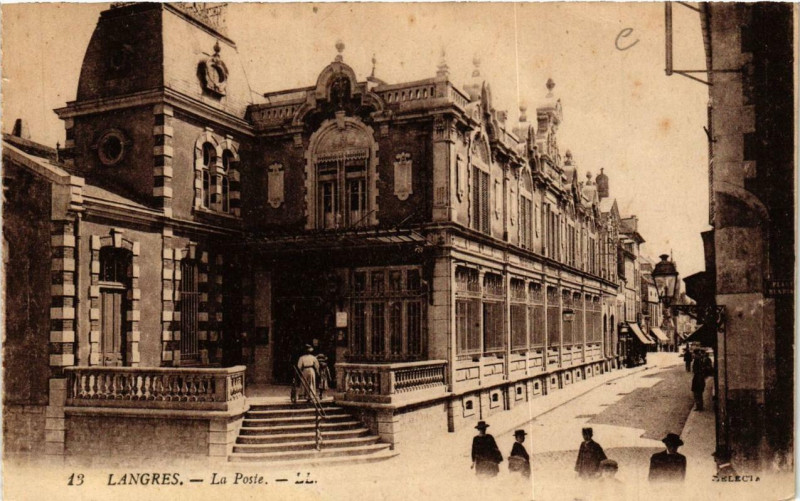 Carte postale ancienne Langres La Poste à Langres