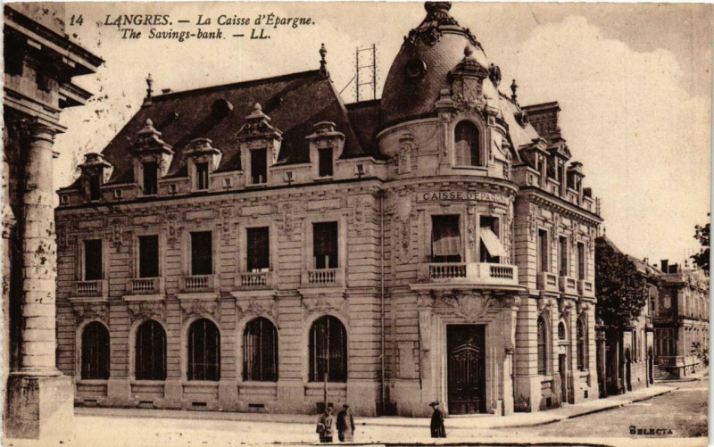 Carte postale ancienne Langres La Caisse d'Epargne à Langres