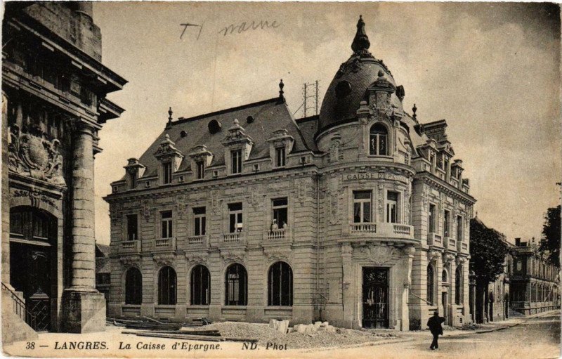 Carte postale ancienne Langres La Caisse d'Epargne à Langres