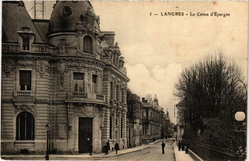 Carte postale ancienne Langres La Caisse d'Epargne à Langres