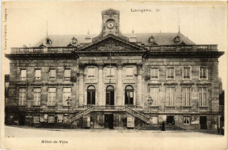 Carte postale ancienne Langres Hotel-de-Ville à Langres