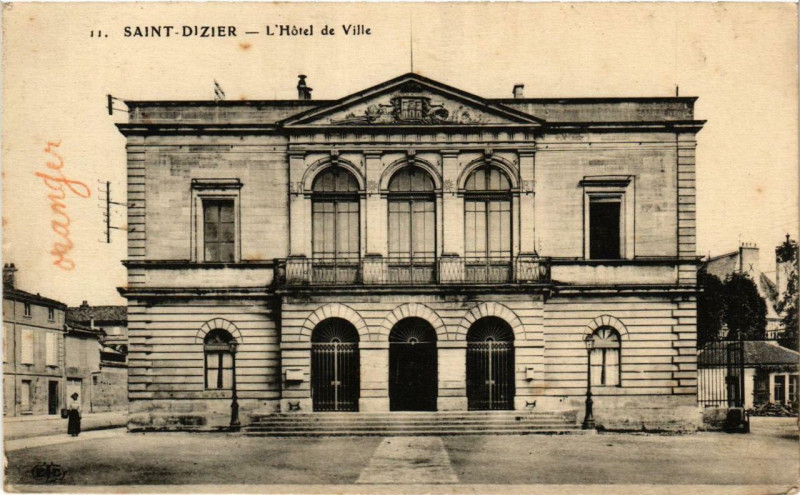 Carte postale ancienne Saint-Dizier L'Hotel de Ville à Saint-Dizier