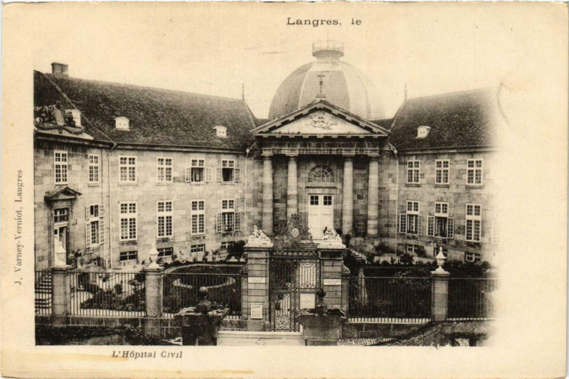 Carte postale ancienne Langres le L'Hopital Civil à Langres