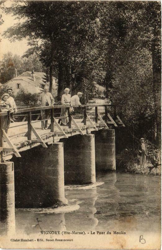 Carte postale ancienne Vignory Le Pont du Moulin à Vignory
