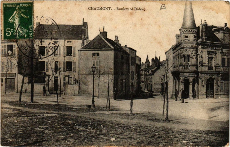 Carte postale ancienne Chaumont Boulevard Diderot à Chaumont