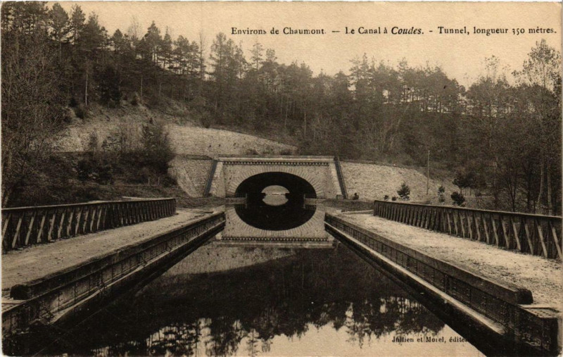 Carte postale ancienne Env. de Chaumont Le Canal a Coudes à Chaumont