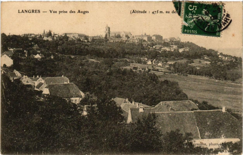 Carte postale ancienne Langres Vue prise des Auges à Langres