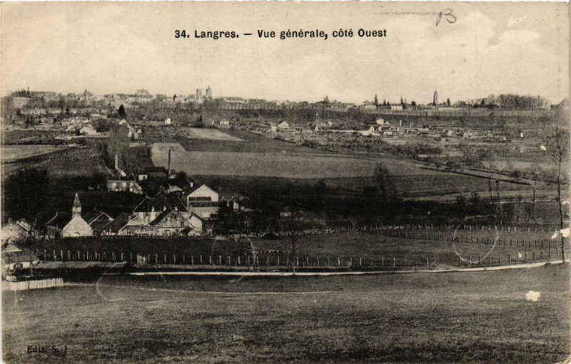 Carte postale ancienne Langres Vue générale à Langres