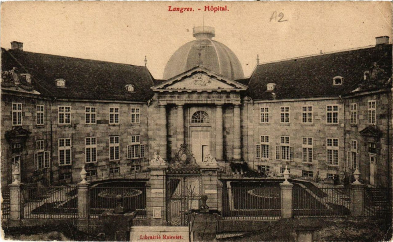 Carte postale ancienne Langres Hopital à Langres