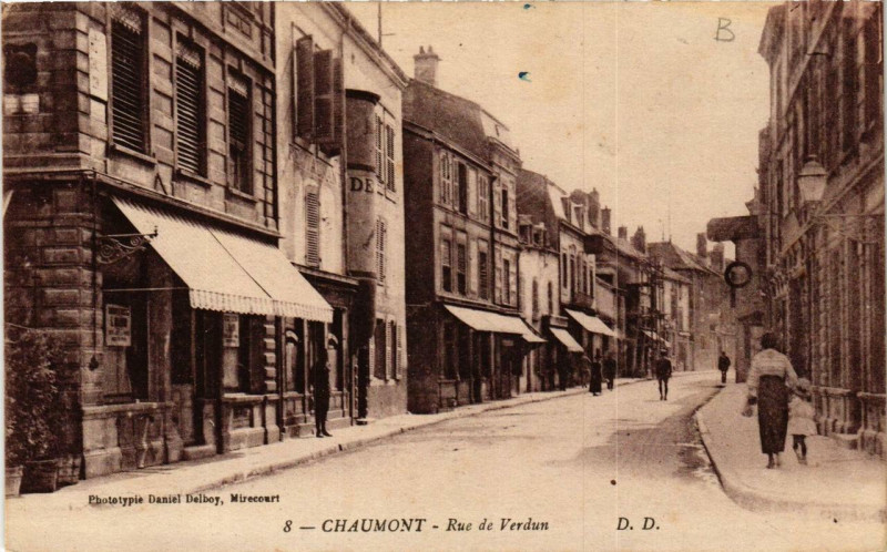 Carte postale ancienne Chaumont Rue de Verdun à Chaumont