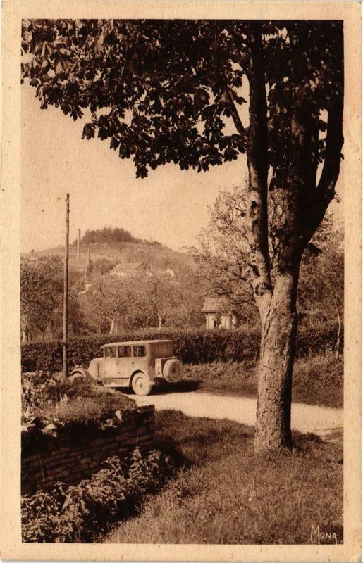 Carte postale ancienne Langres Vue sur la Montagne des Fourches à Langres