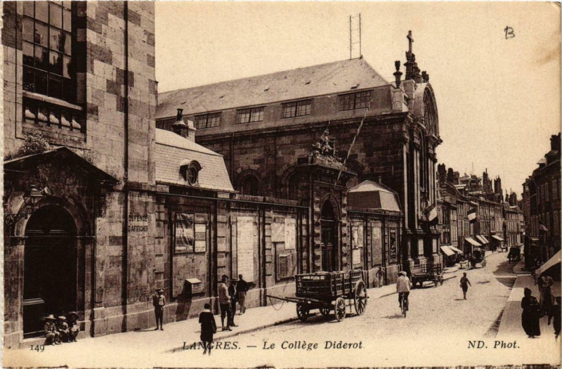 Carte postale ancienne Langres Le College Diderot à Langres