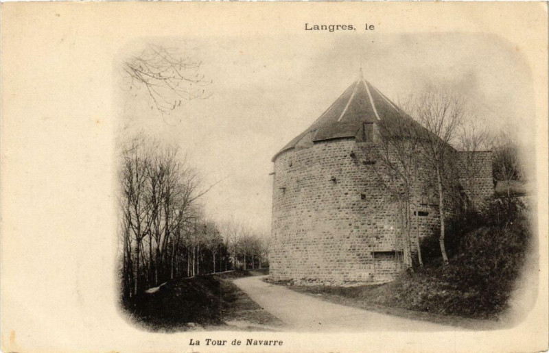 Carte postale ancienne Langres le La Tour de Navarre à Langres