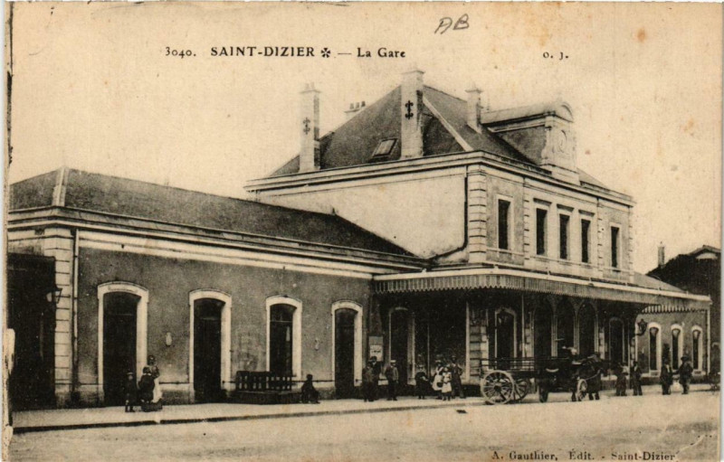 Carte postale ancienne Saint-Dizier La Gare à Saint-Dizier