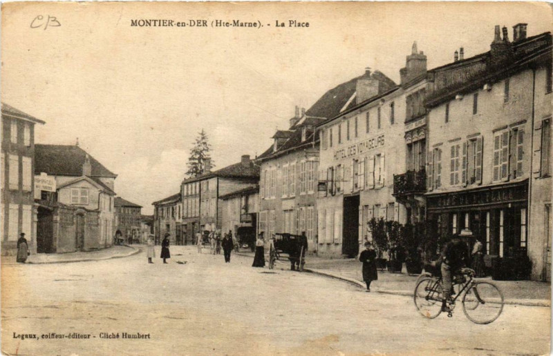 Carte postale ancienne Montier-en-Der La Place