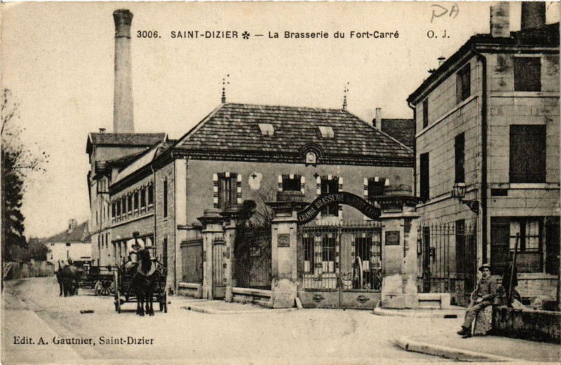 Carte postale ancienne Saint-Dizier La Brasserie du Fort-Carre à Saint-Dizier
