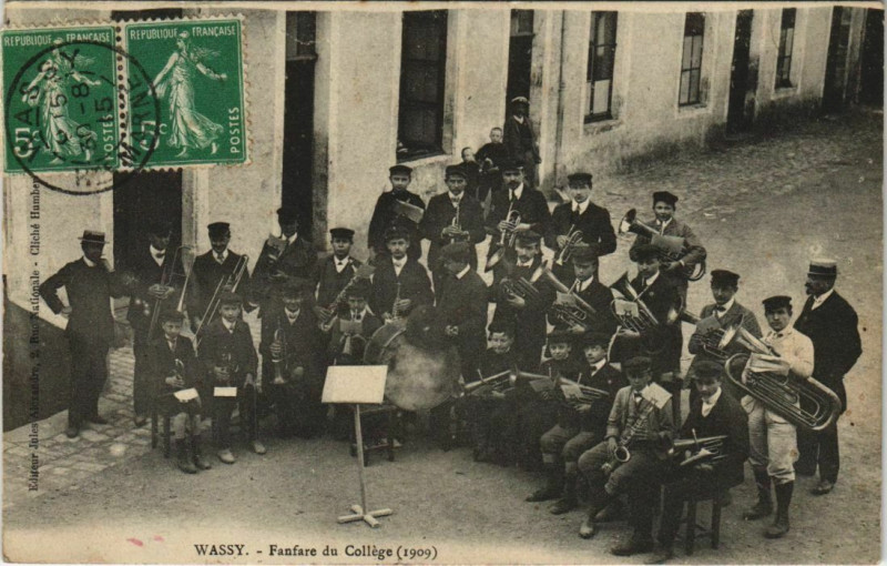 Carte postale ancienne Wassy - Fanfare du College à Wassy