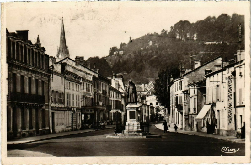 Carte postale ancienne Joinville - rue du grand Pont à Joinville