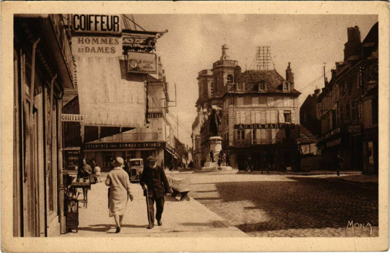 Carte postale ancienne Les Petits Tableaux de Langres - Place Diderot à Langres