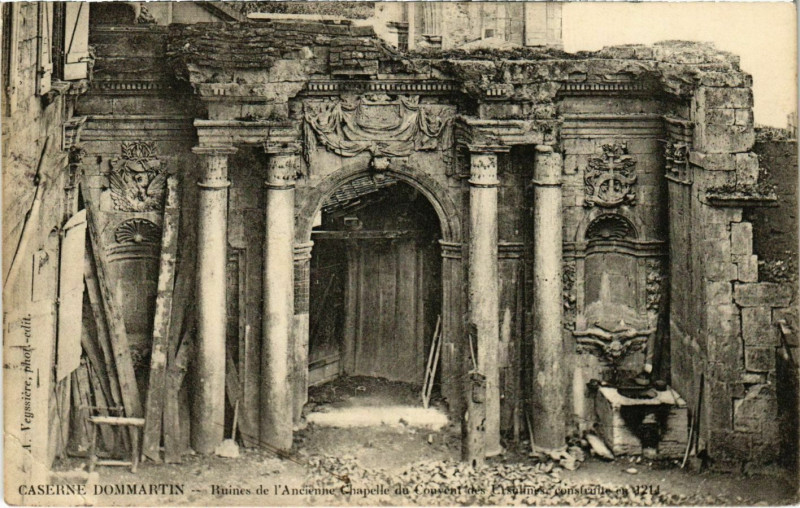Carte postale ancienne Caserne DomMARTIN - Ruines de l'Ancienne Chapelle de Couvent