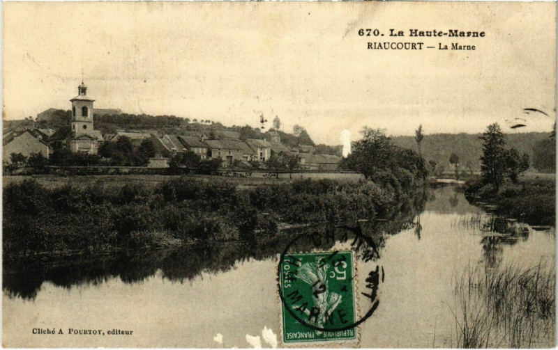 Carte postale ancienne Riaucourt - La Marne à Riaucourt