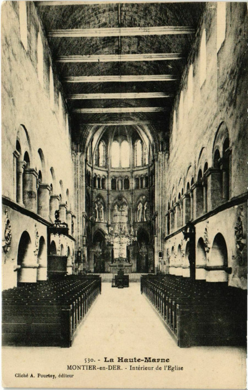 Carte postale ancienne Montier-en-Der - Interieur de l'Eglise