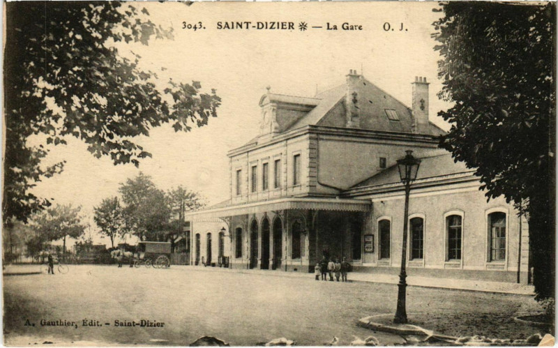 Carte postale ancienne Saint-Dizier - La Gare à Saint-Dizier