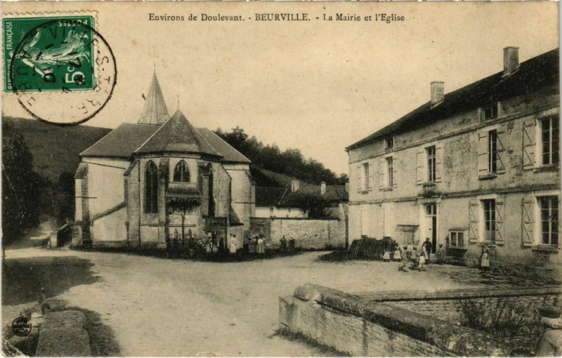 Carte postale ancienne Beurville - La Mairie et l'Eglise à Beurville